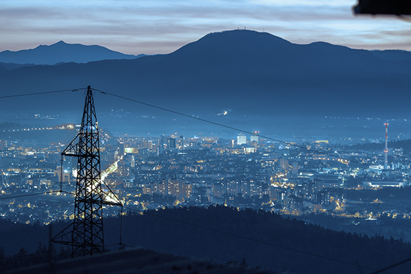 Cum asigură cablurile de alimentare HV, MT și JT o distribuție electrică fiabilă?